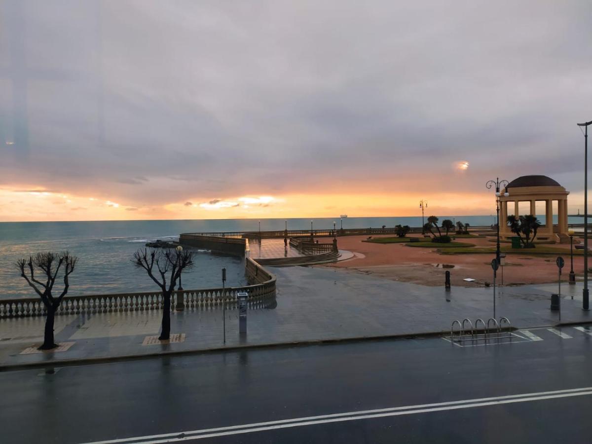 Sunset Loft Apartment Livorno Bagian luar foto