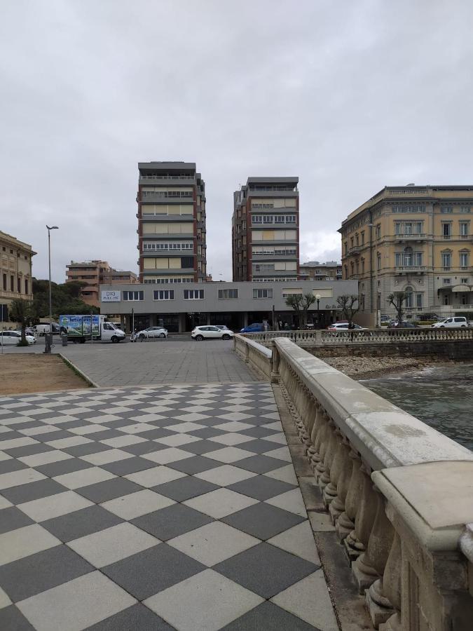 Sunset Loft Apartment Livorno Bagian luar foto